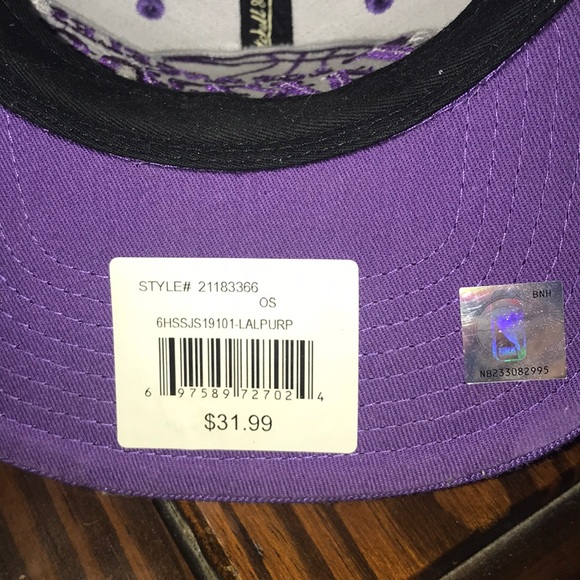 Los angles lakers purple fitted hat - Picture 3 of 4